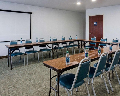 Econo Lodge Inn & Suites Natchitoches image 19